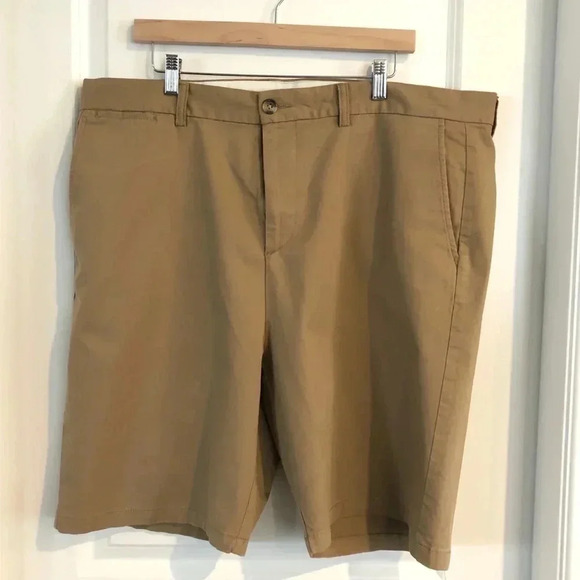 Old Navy Ultimate Slim Built in Flex Shorts - Picture 2 of 7